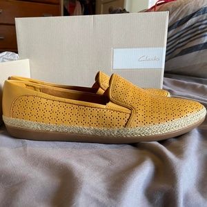 Collection By Clarks Womens yellow Danelly Molly Slip On Loafer Flats Size 11 W